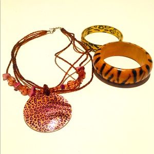 Bracelet and necklace set